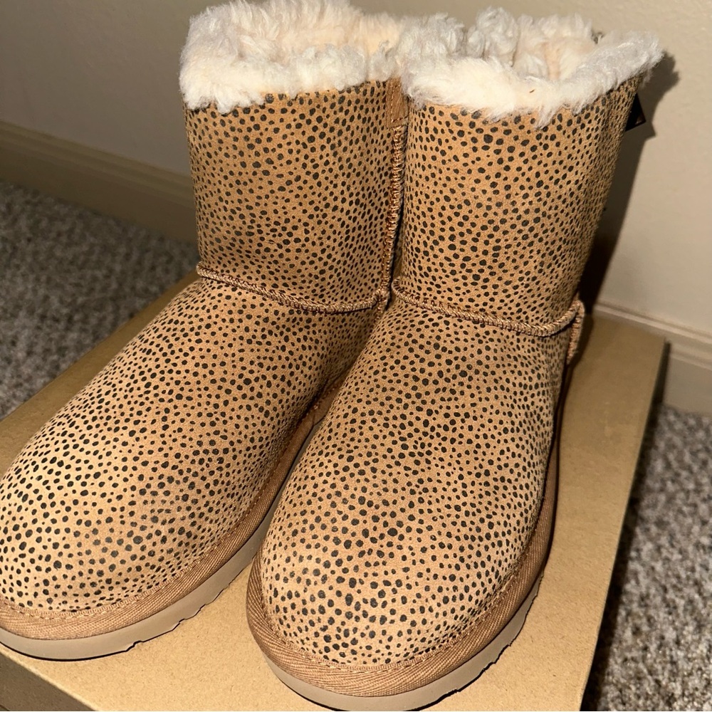 Ugg Mini Bailey Bow Micro Cheetah - image 3